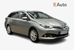 Harmaa Toyota Auris 2015 kuva 1.