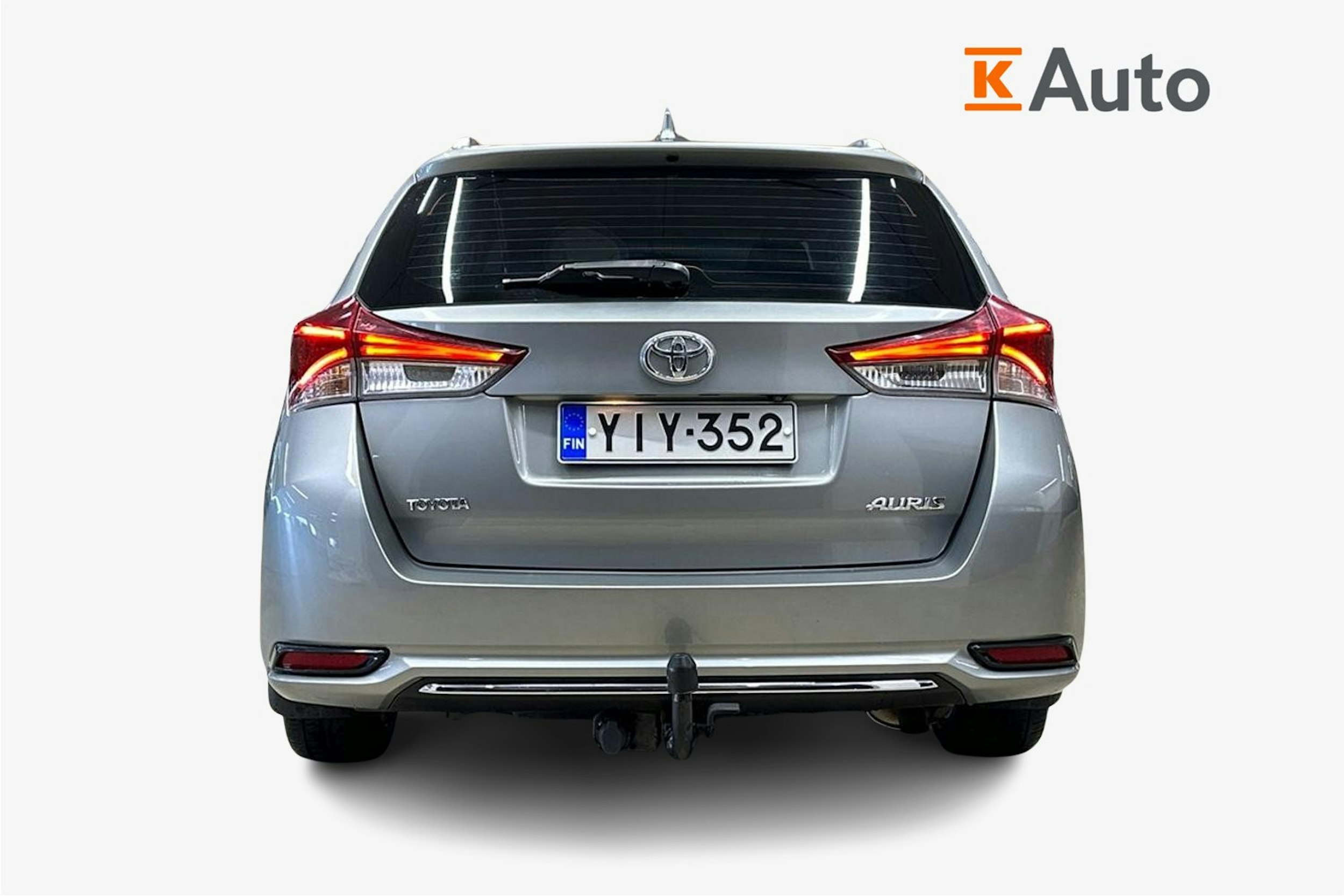 Harmaa Toyota Auris 2015 kuva 3.