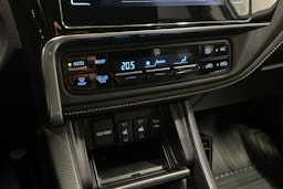 Harmaa Toyota Auris 2015 kuva 22.
