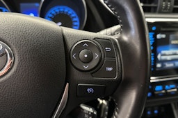 Harmaa Toyota Auris 2015 kuva 26.
