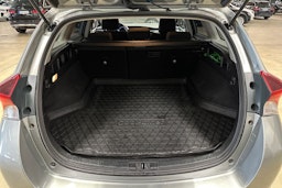 Harmaa Toyota Auris 2015 kuva 29.
