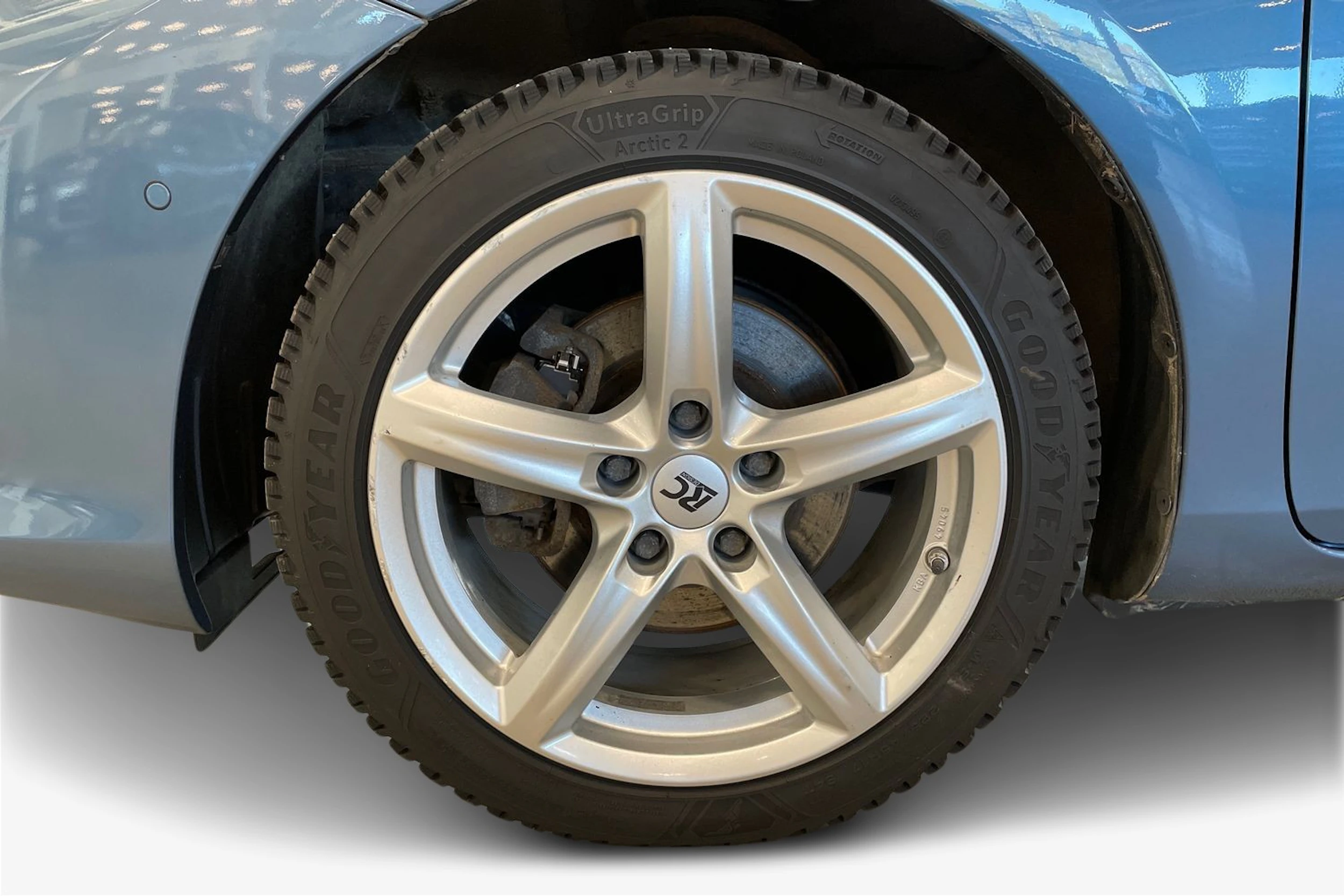 sininen Toyota Auris 2015 kuva 9.