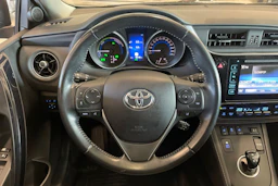 sininen Toyota Auris 2015 kuva 11.