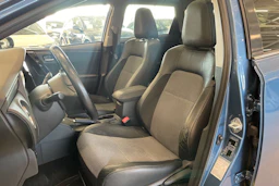 sininen Toyota Auris 2015 kuva 15.