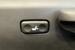 sininen Toyota Auris 2015 kuva 16.