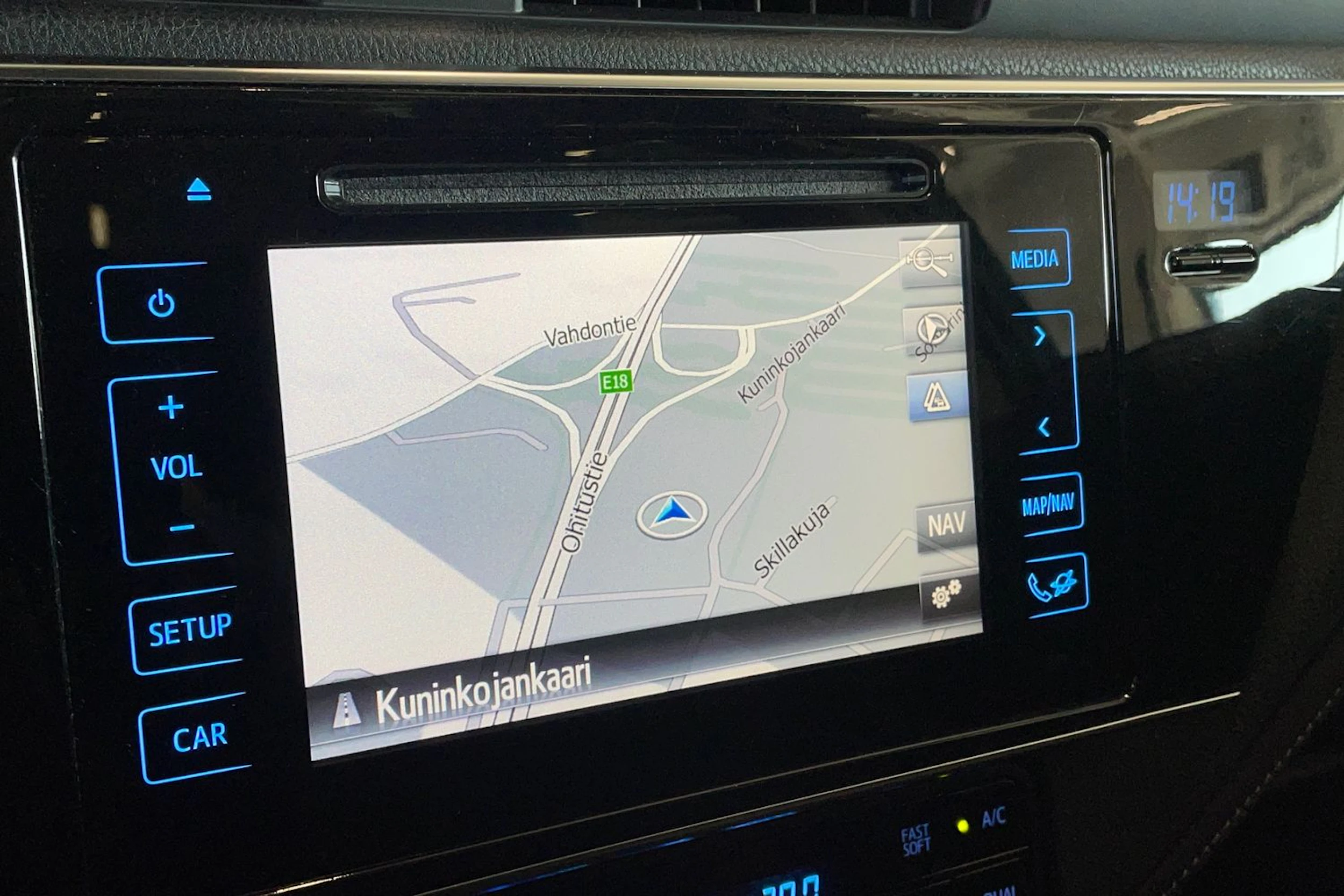 sininen Toyota Auris 2015 kuva 21.