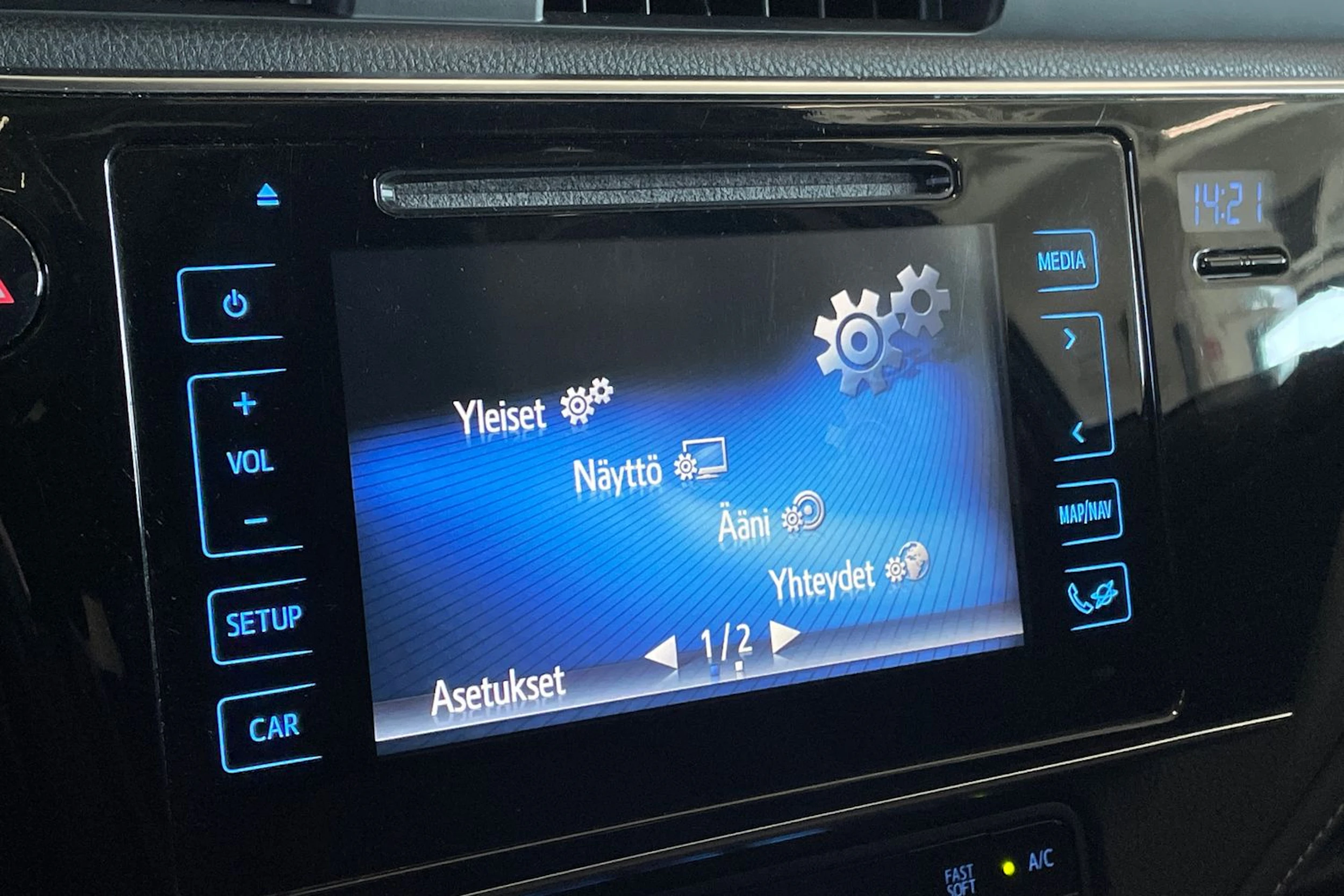 sininen Toyota Auris 2015 kuva 22.