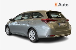 Harmaa Toyota Auris 2016 kuva 2.