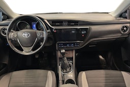 Harmaa Toyota Auris 2016 kuva 9.