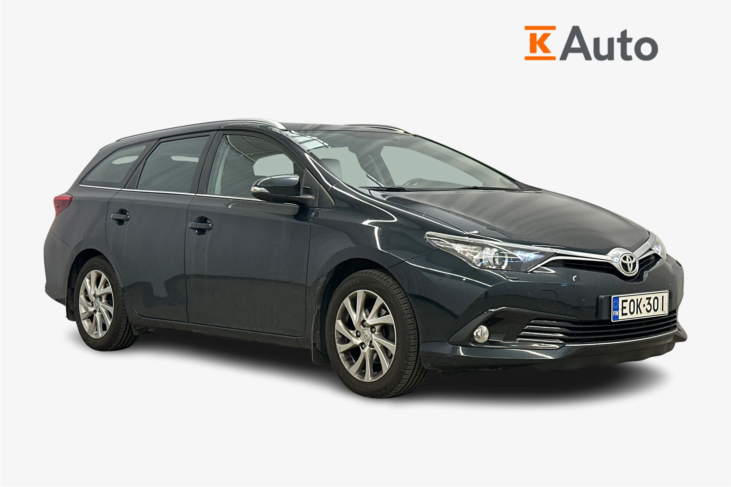 harmaa Toyota Auris 2016 kuva 1.