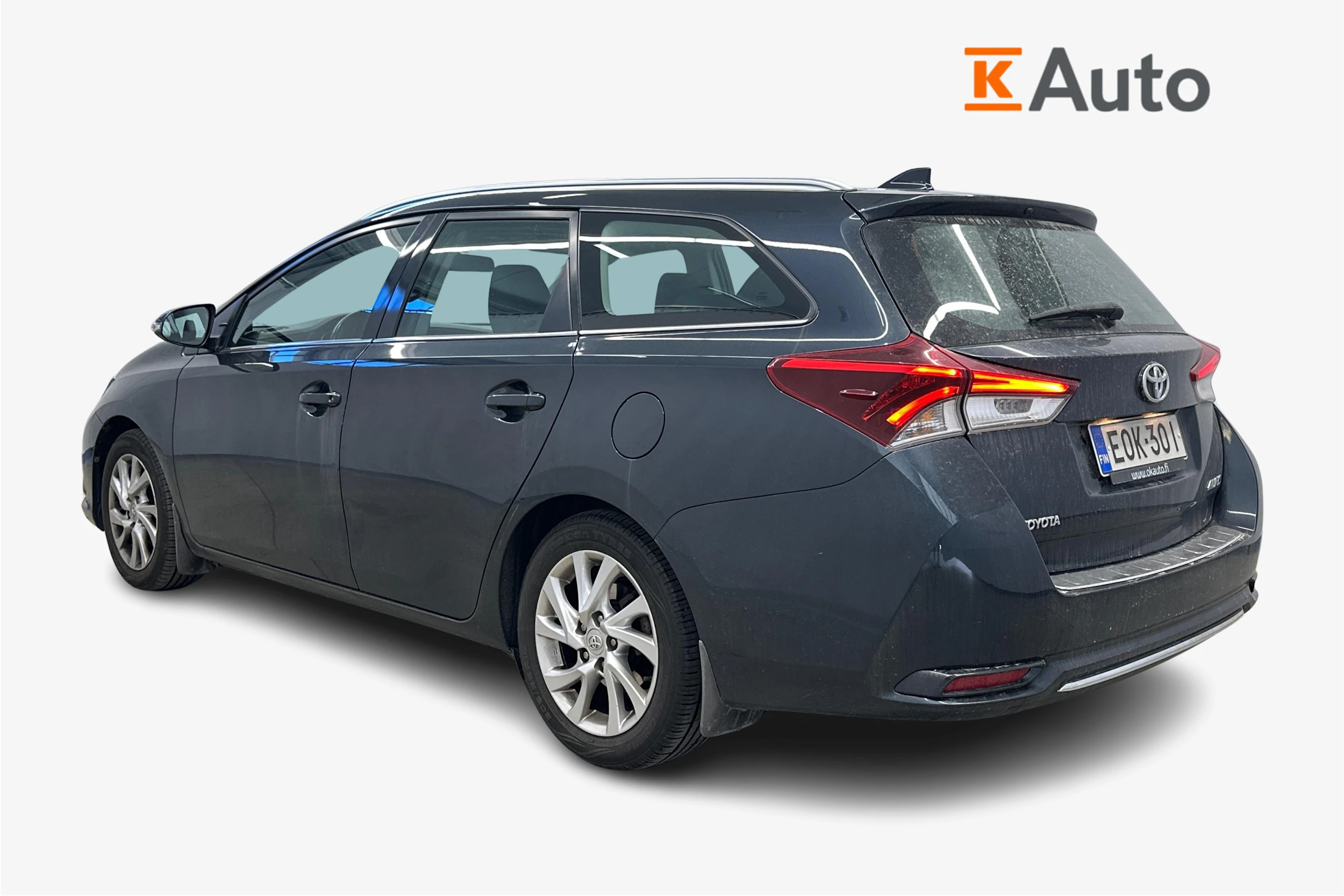 harmaa Toyota Auris 2016 kuva 2.