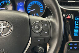 harmaa Toyota Auris 2016 kuva 14.