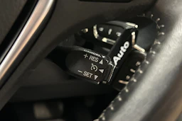 harmaa Toyota Auris 2016 kuva 19.