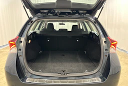 harmaa Toyota Auris 2016 kuva 22.
