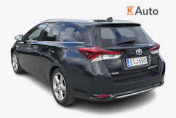 musta Toyota Auris 2016 kuva 2.