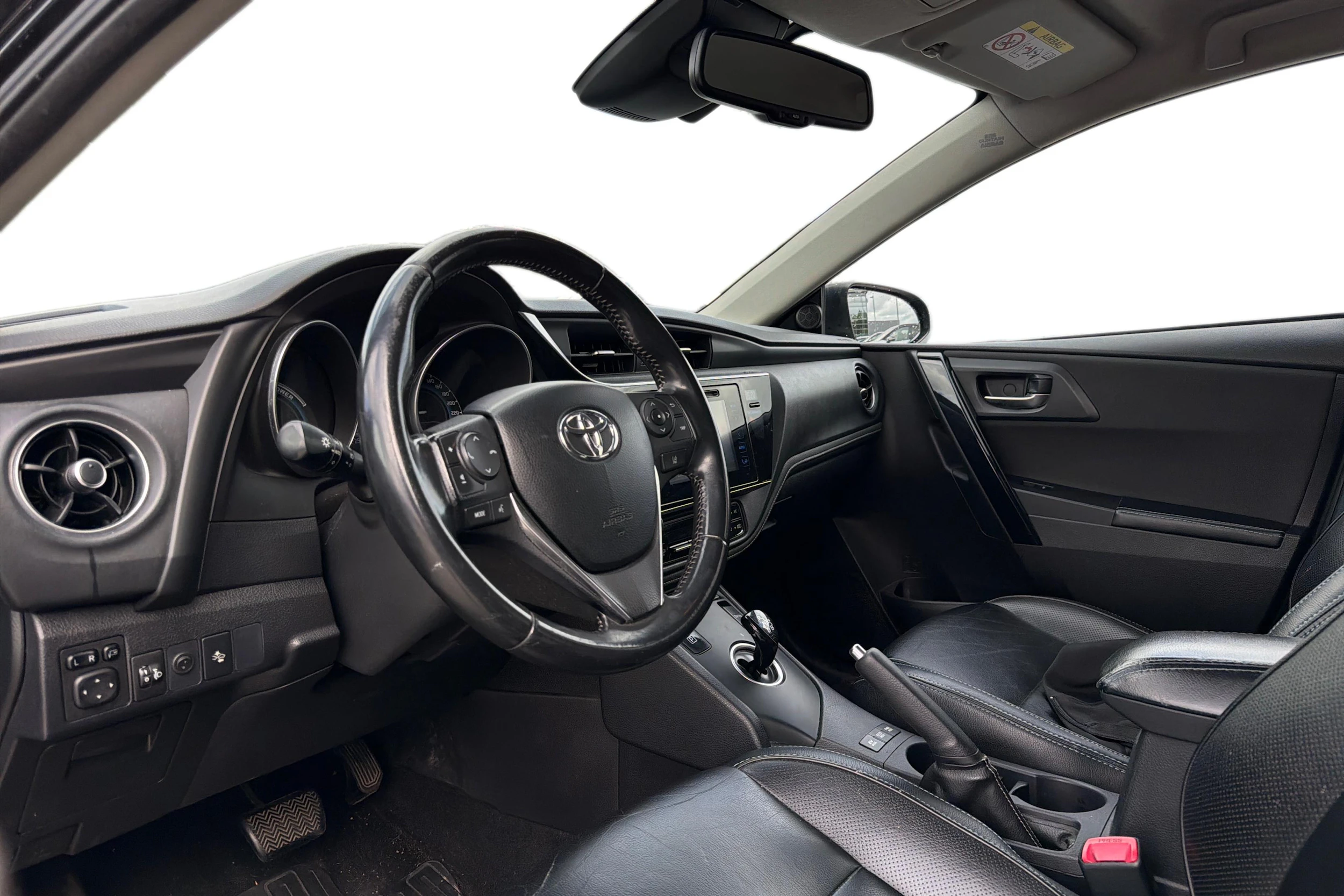 musta Toyota Auris 2016 kuva 3.
