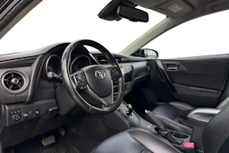 musta Toyota Auris 2016 kuva 3.