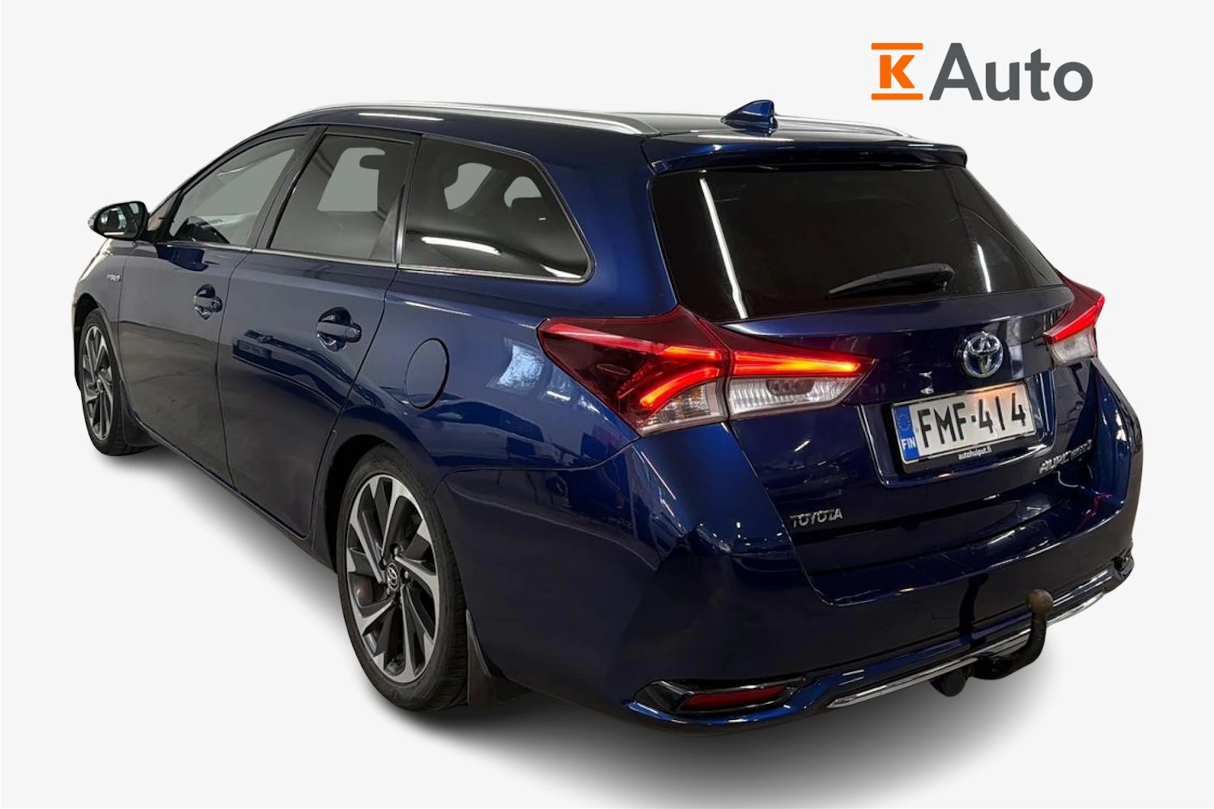 sininen Toyota Auris 2016 kuva 2.