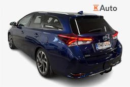 sininen Toyota Auris 2016 kuva 2.