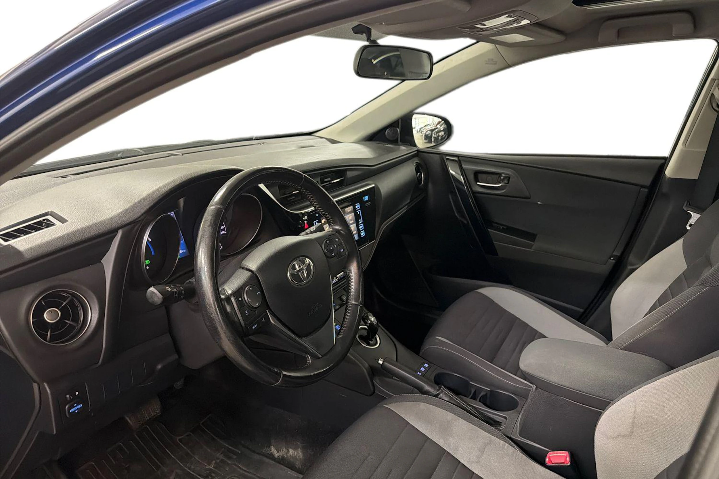 sininen Toyota Auris 2016 kuva 3.