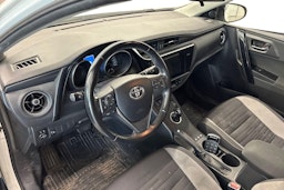 valkoinen Toyota Auris 2016 kuva 3.