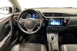 valkoinen Toyota Auris 2016 kuva 9.