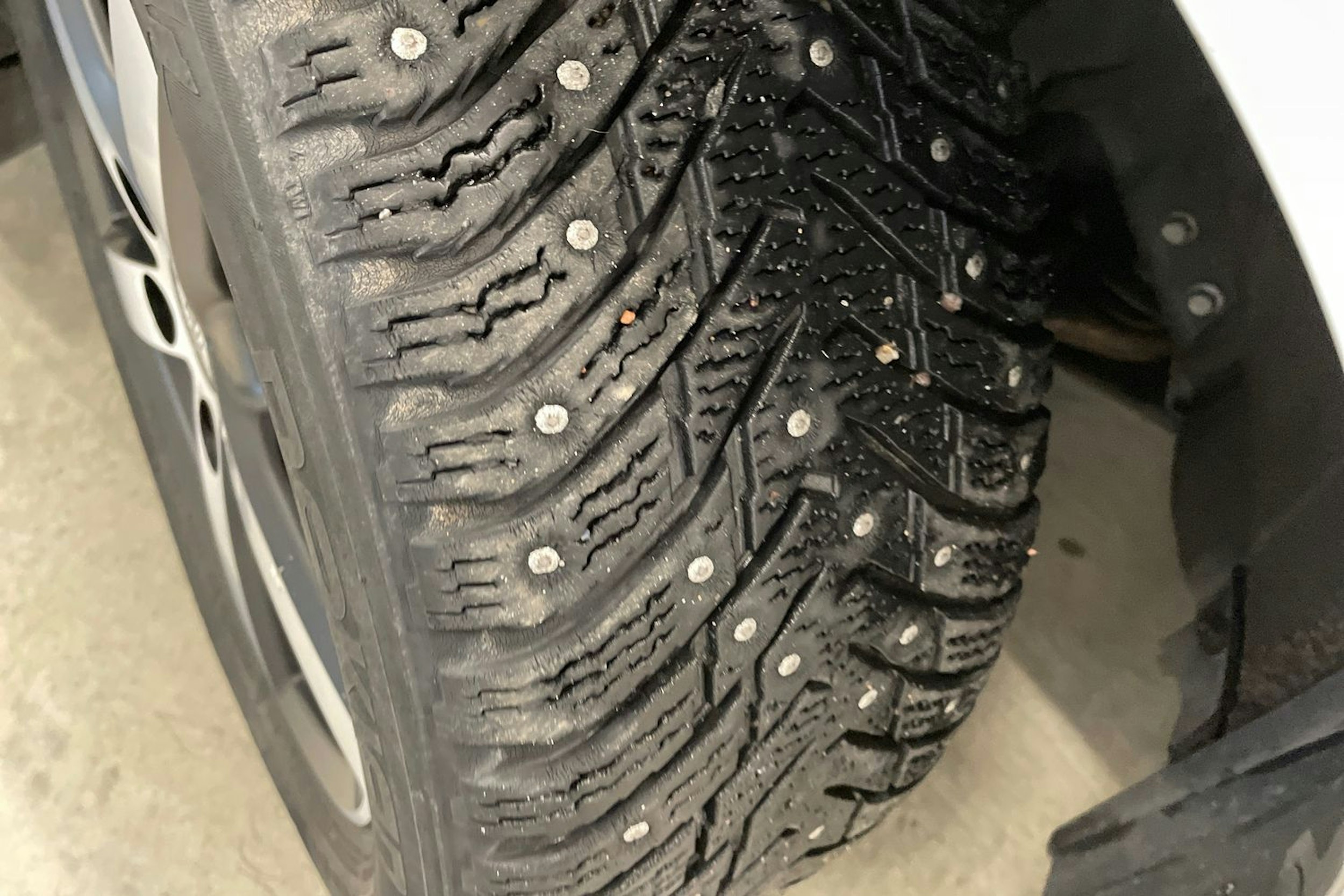 valkoinen Toyota Auris 2016 kuva 13.