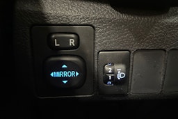 valkoinen Toyota Auris 2016 kuva 20.