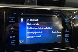 valkoinen Toyota Auris 2016 kuva 24.