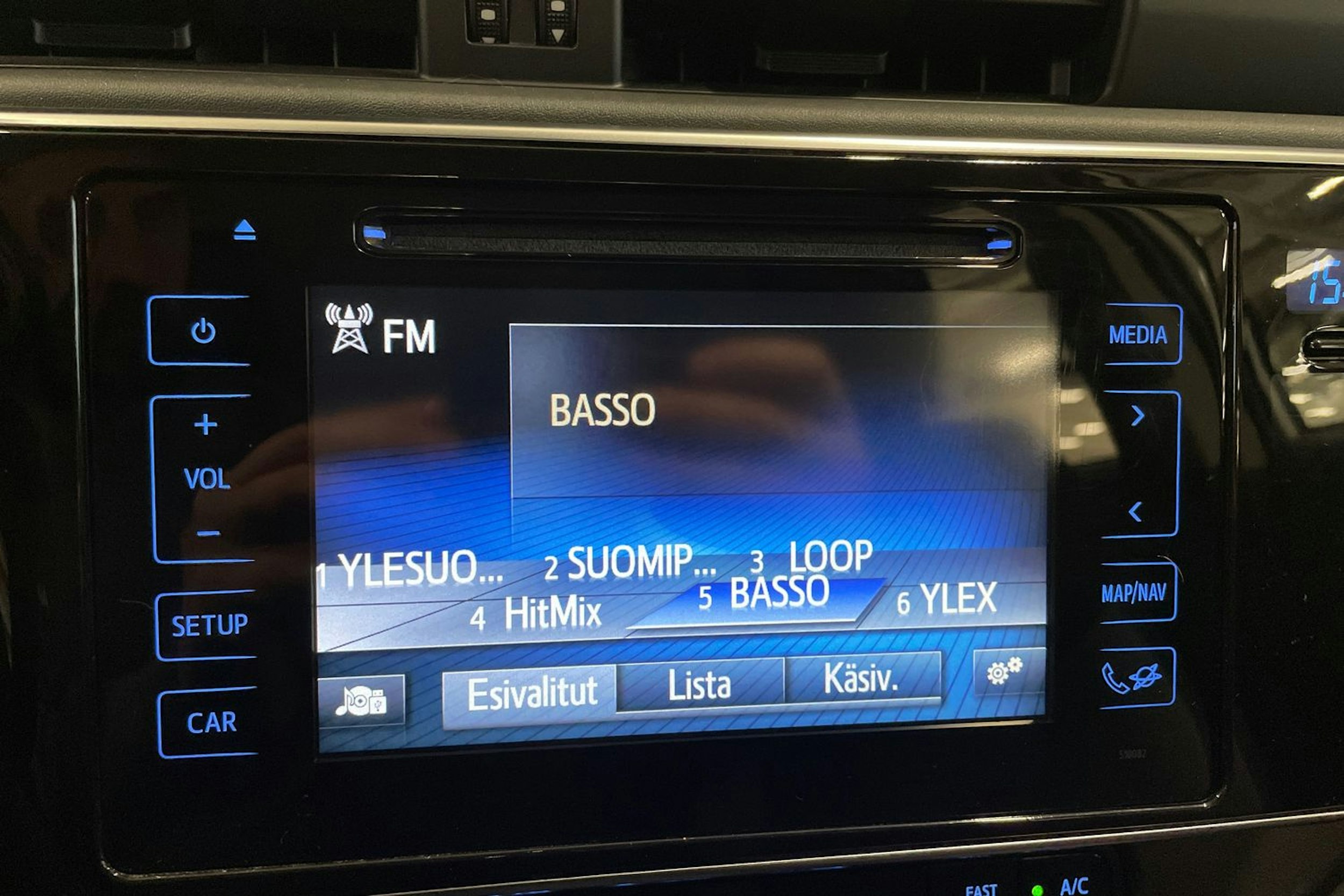 valkoinen Toyota Auris 2016 kuva 25.