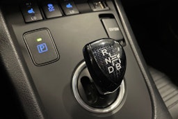 valkoinen Toyota Auris 2016 kuva 27.