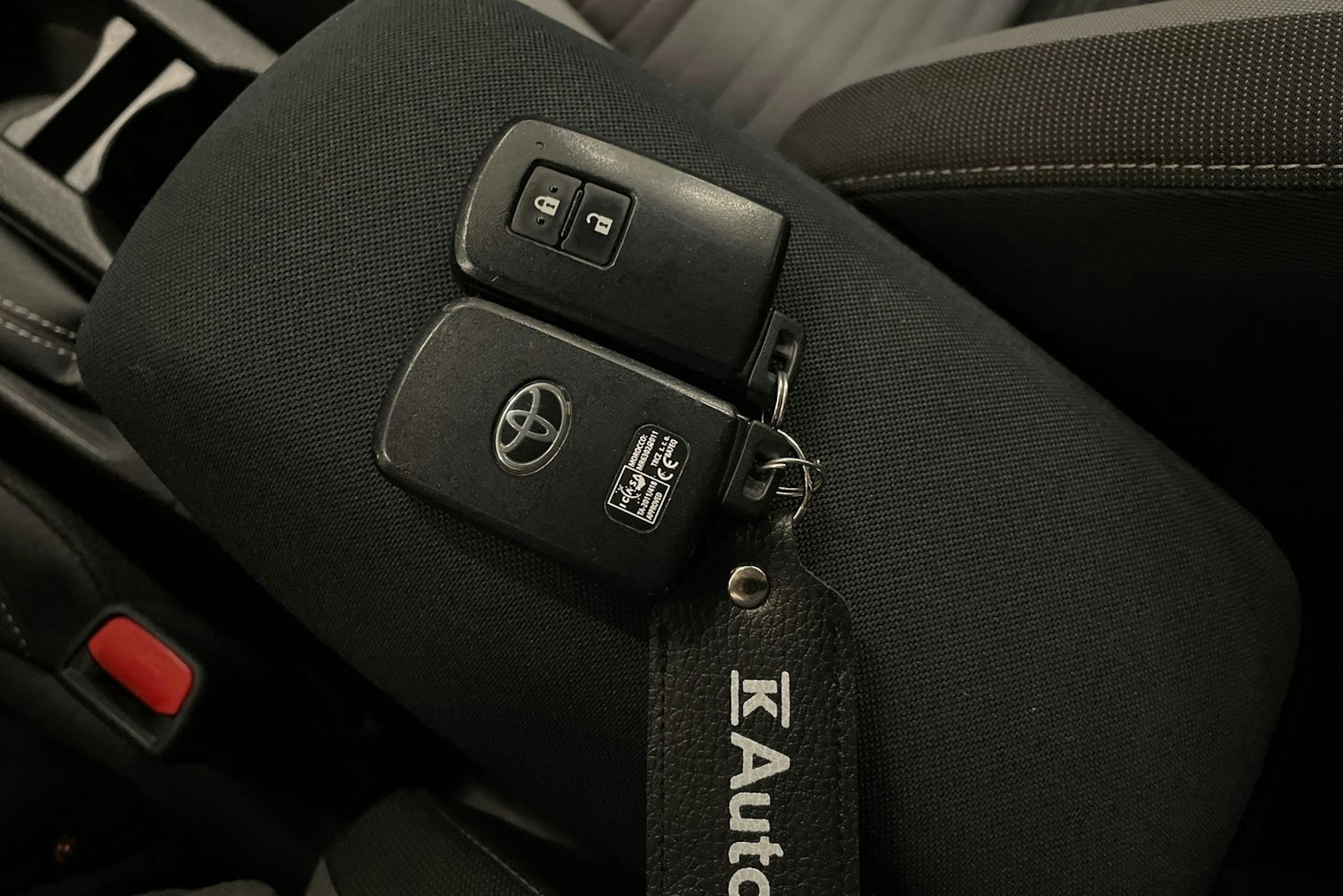 valkoinen Toyota Auris 2016 kuva 29.