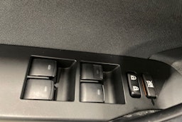 valkoinen Toyota Auris 2016 kuva 30.