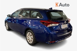 sininen Toyota Auris 2016 kuva 2.
