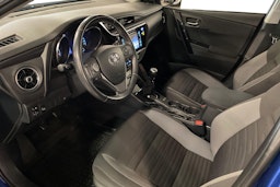 sininen Toyota Auris 2016 kuva 6.