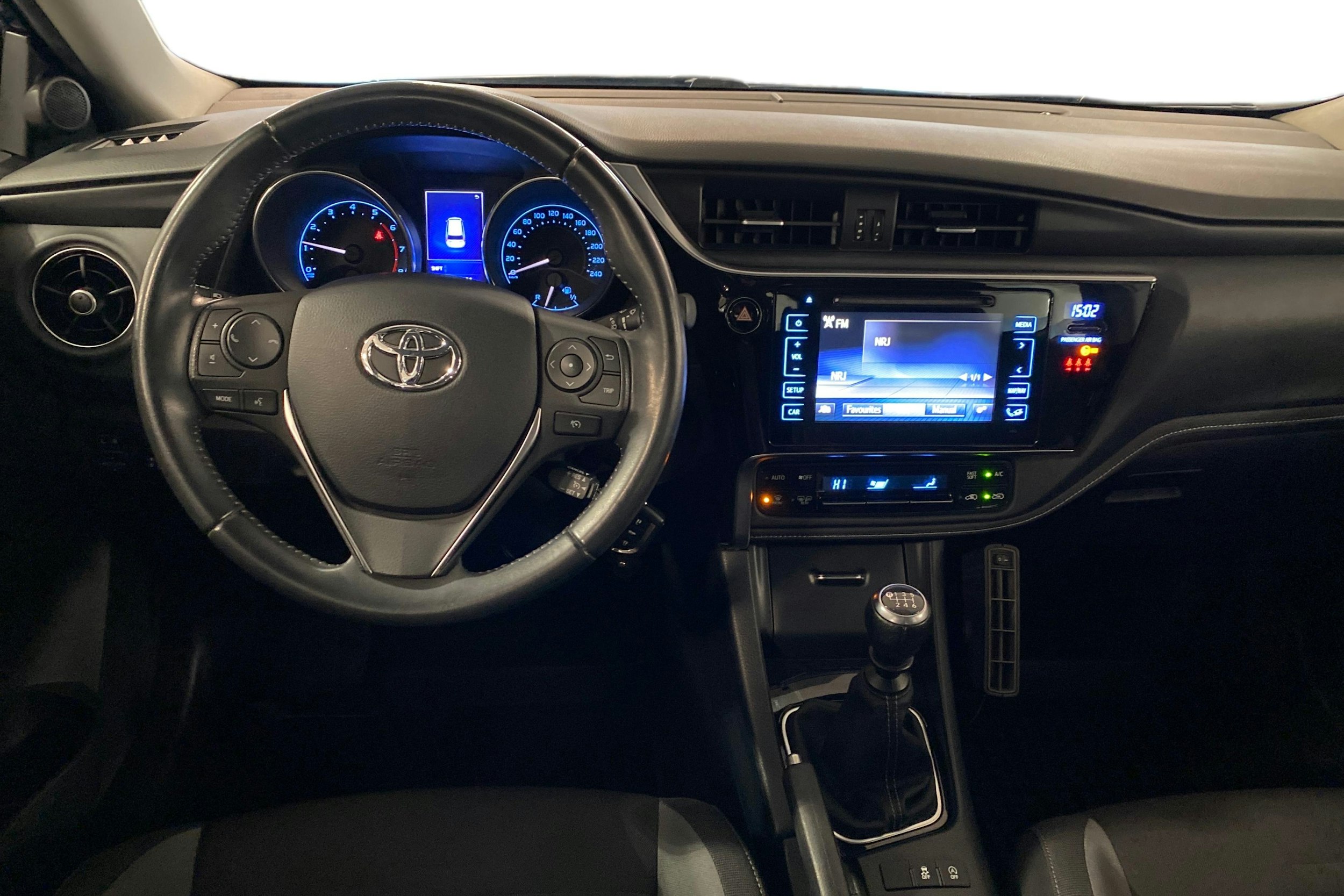 sininen Toyota Auris 2016 kuva 7.