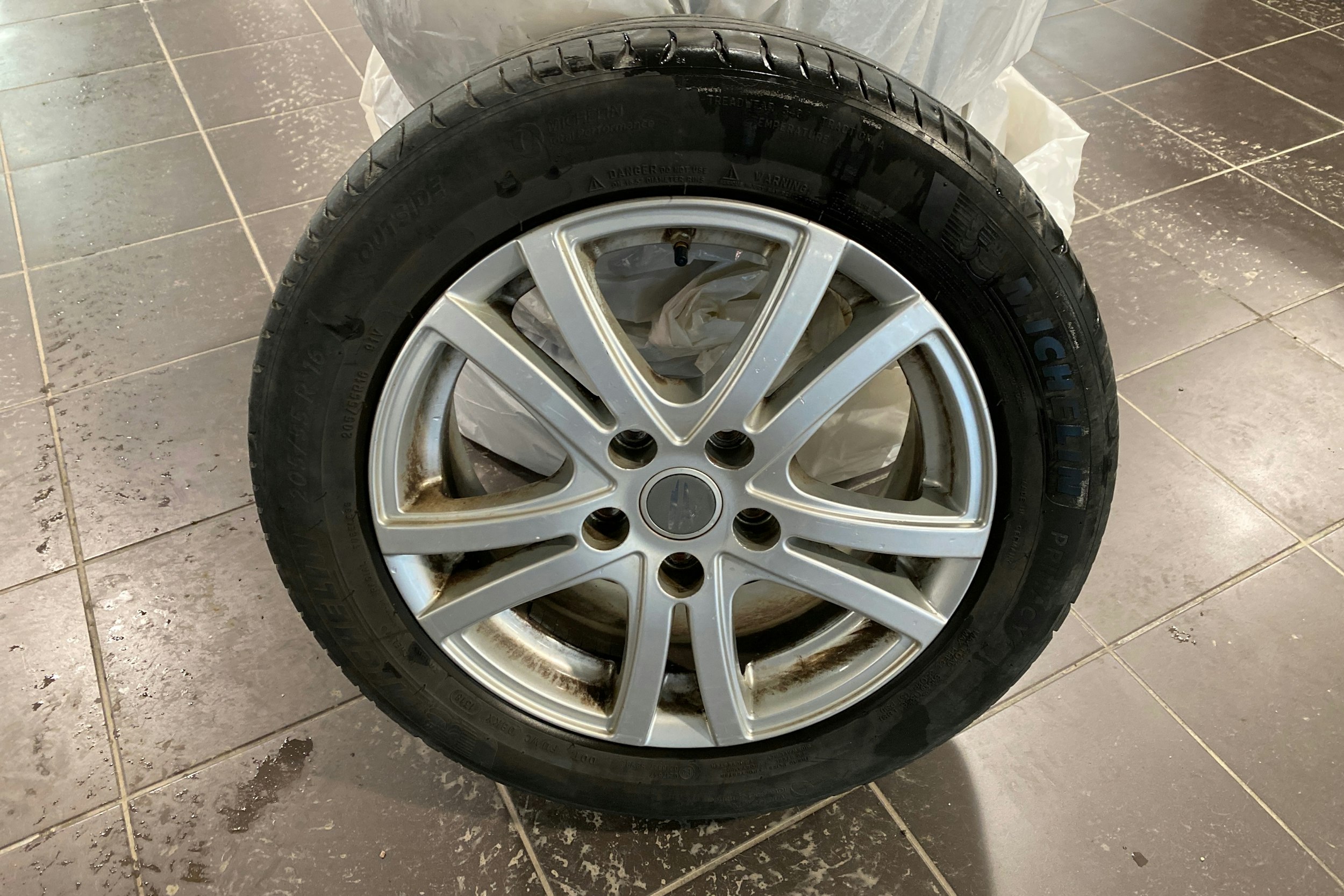 sininen Toyota Auris 2016 kuva 14.