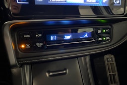 sininen Toyota Auris 2016 kuva 20.