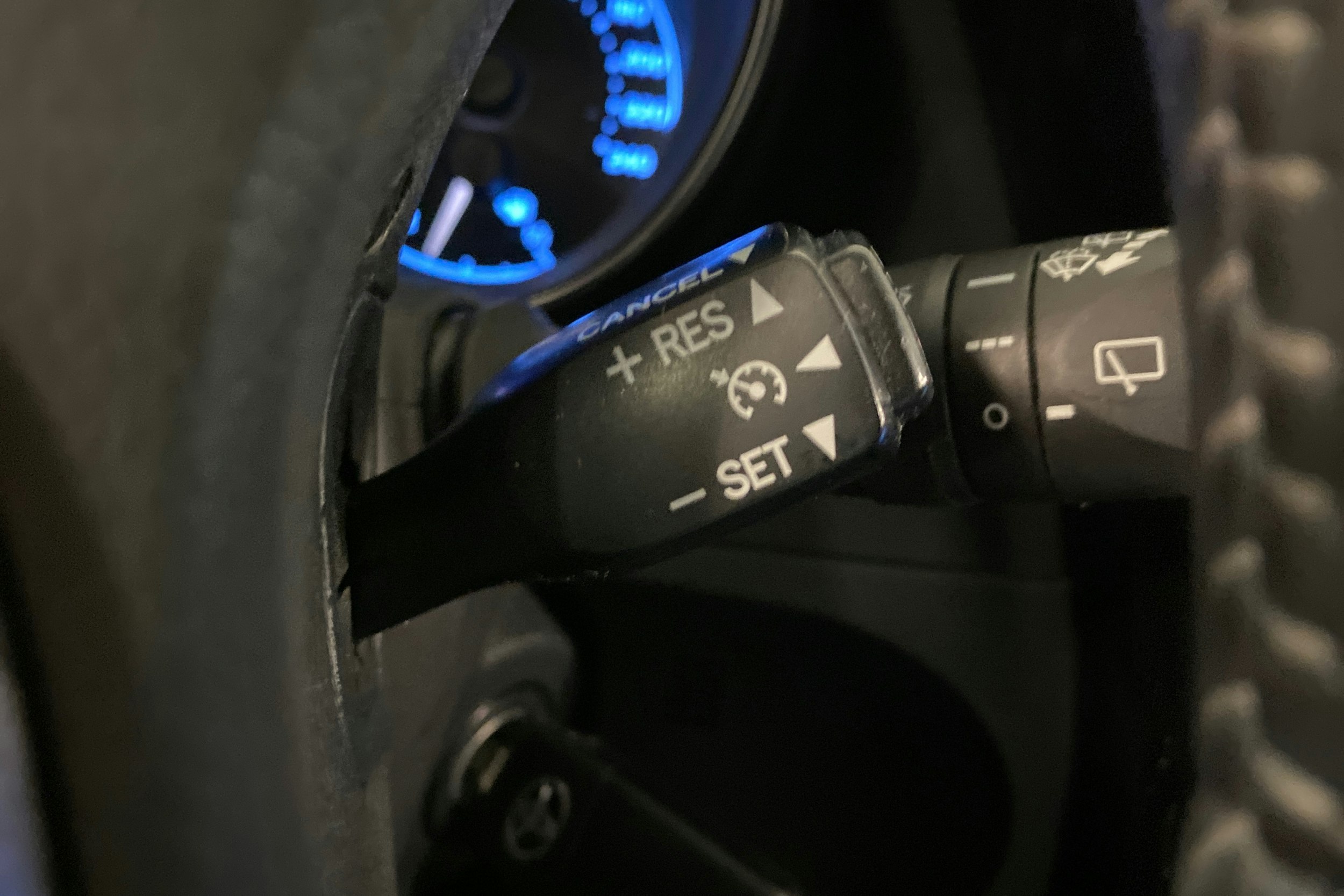 sininen Toyota Auris 2016 kuva 21.