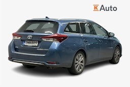 sininen Toyota Auris 2016 kuva 2.