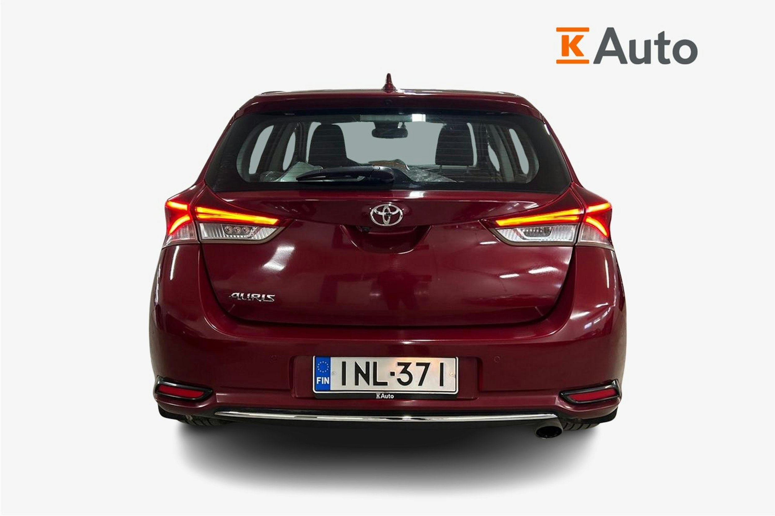 Punainen Toyota Auris 2016 kuva 3.