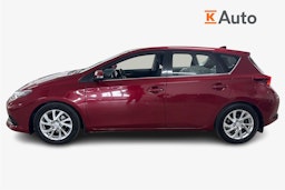 Punainen Toyota Auris 2016 kuva 6.