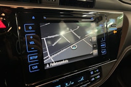 Punainen Toyota Auris 2016 kuva 19.
