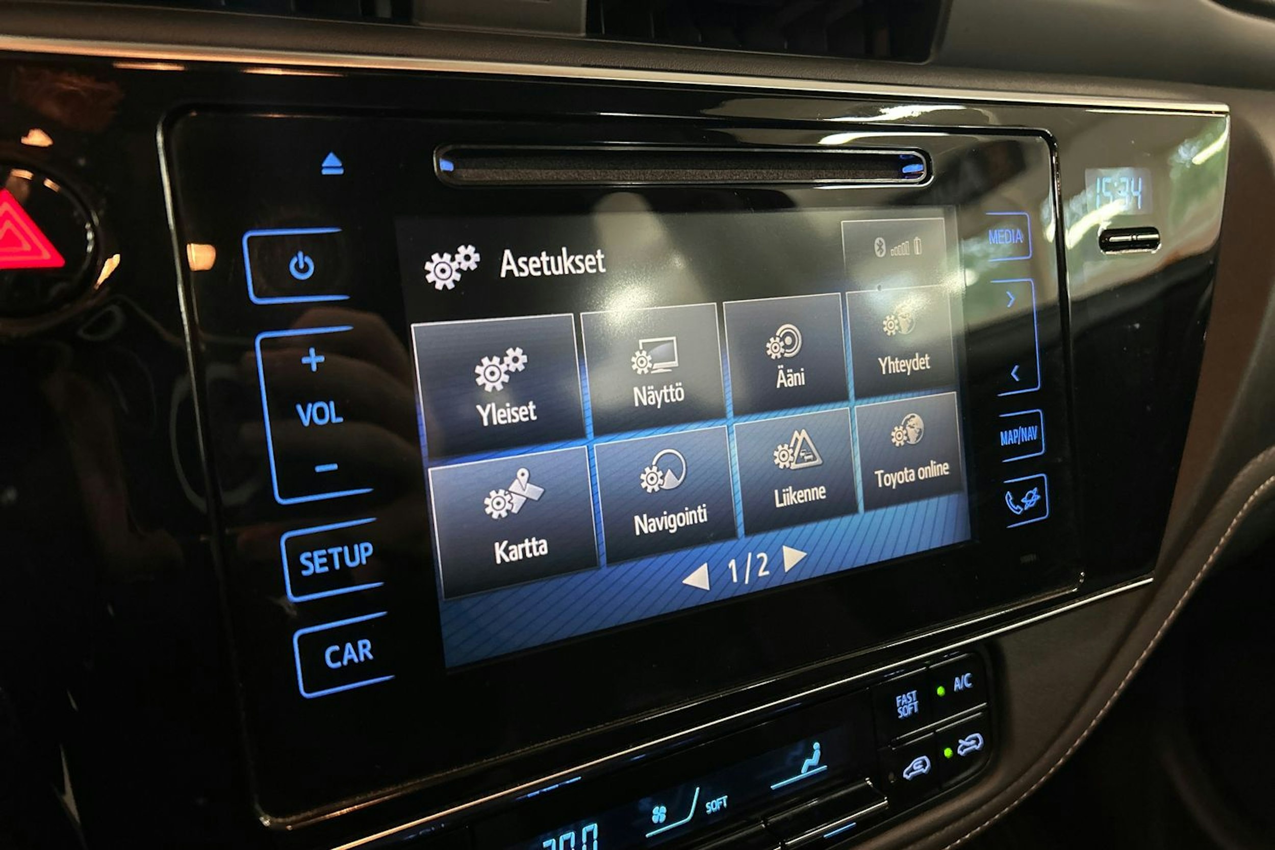 Punainen Toyota Auris 2016 kuva 21.