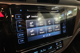 Punainen Toyota Auris 2016 kuva 21.