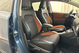 sininen Toyota Auris 2016 kuva 11.