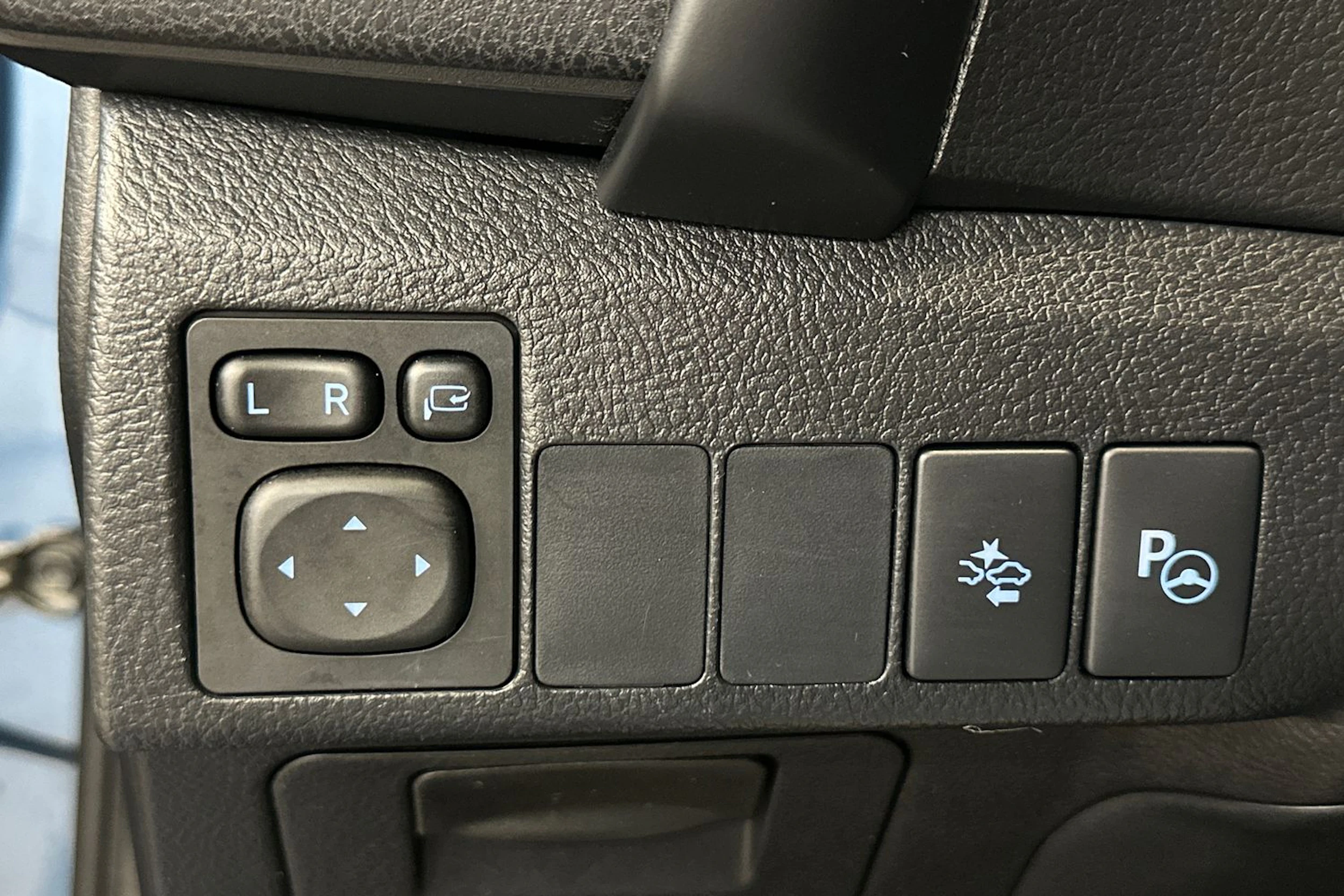 sininen Toyota Auris 2016 kuva 15.
