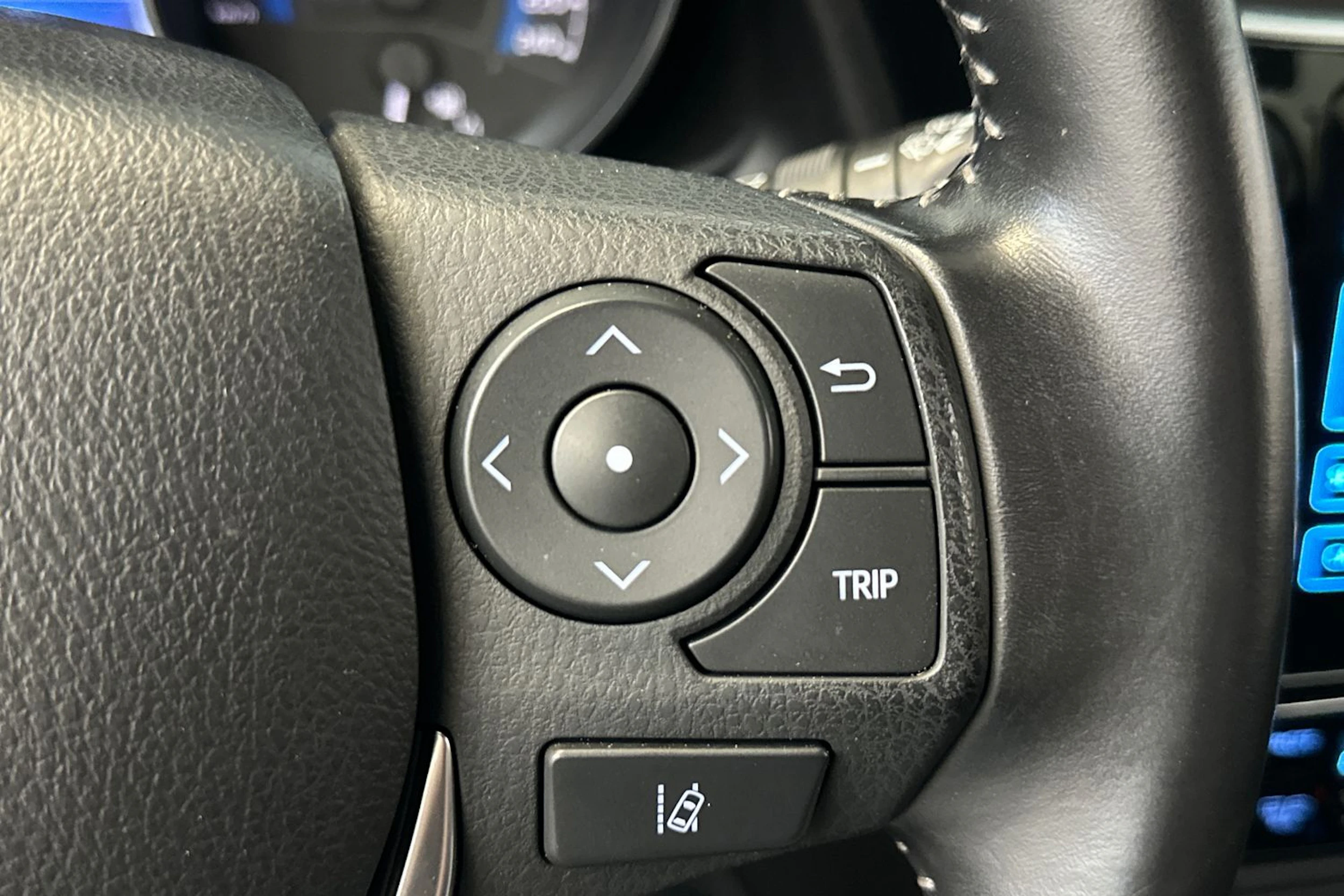 sininen Toyota Auris 2016 kuva 17.