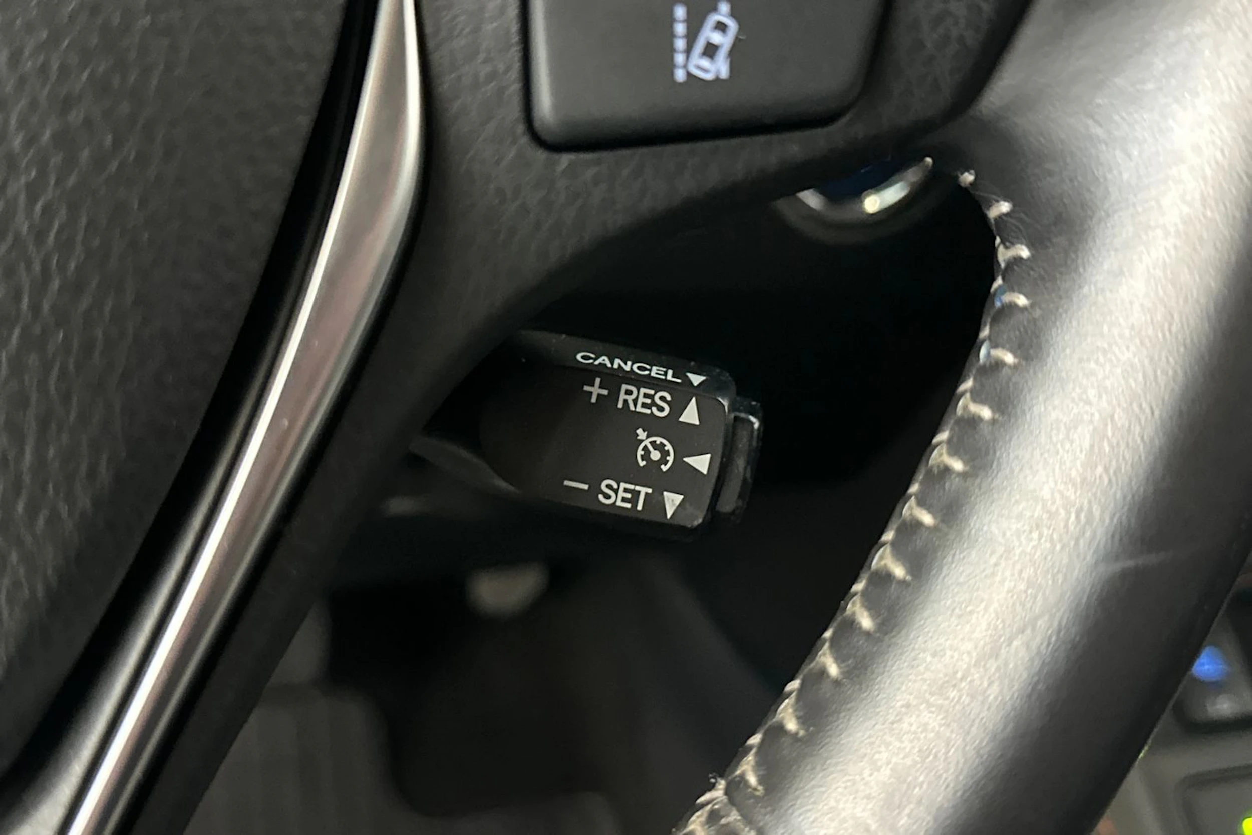 sininen Toyota Auris 2016 kuva 18.