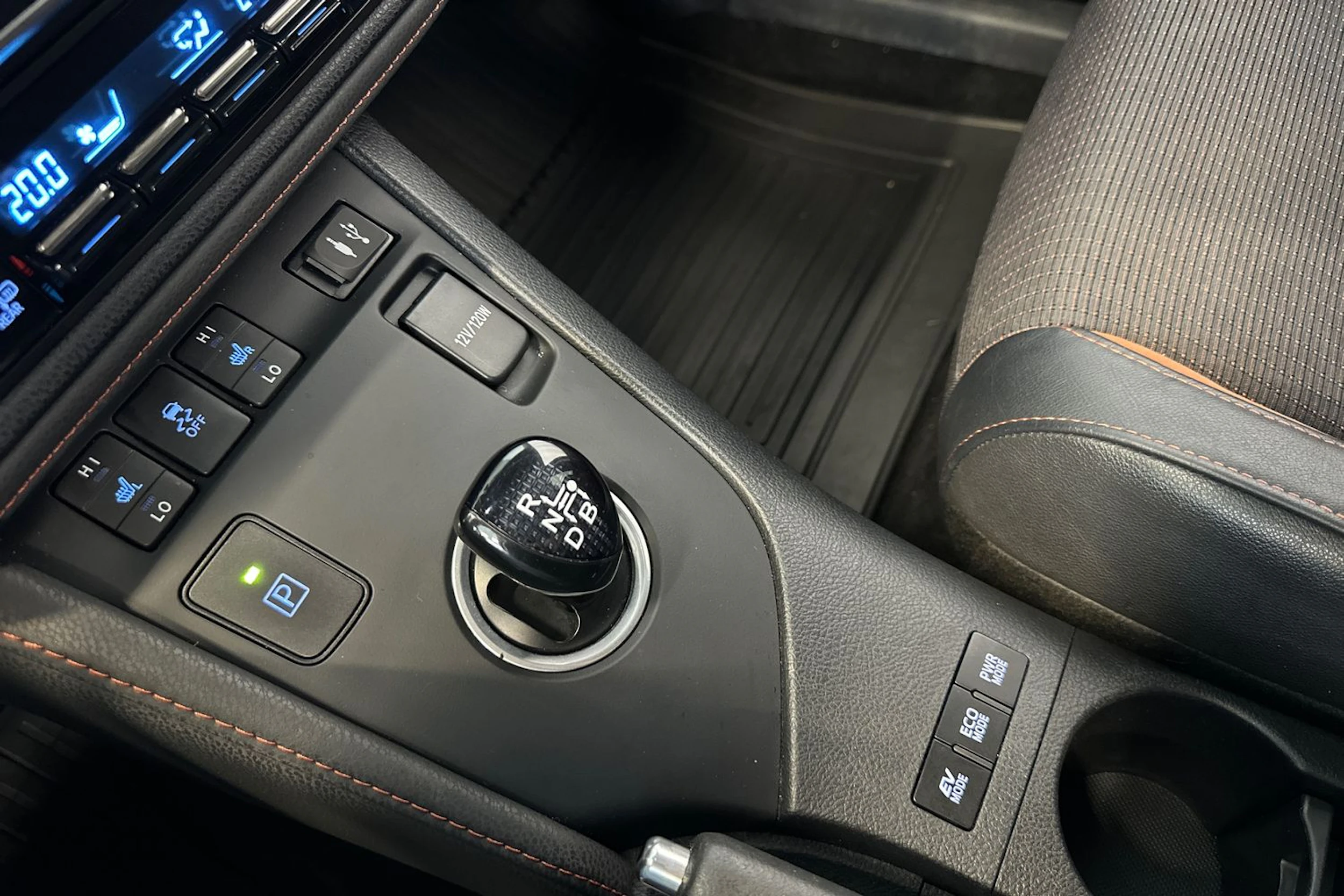 sininen Toyota Auris 2016 kuva 20.